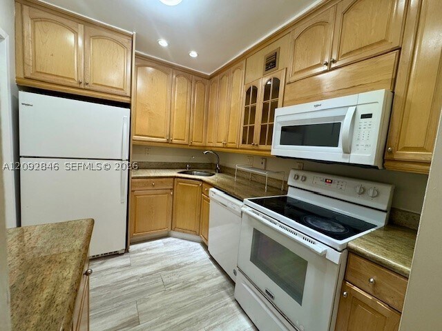 Building Photo - 3105 Oakland Shores Dr