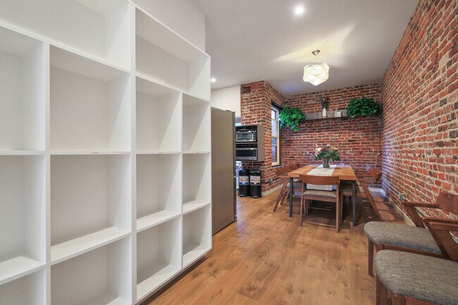 Building Photo - North Beach Coliving