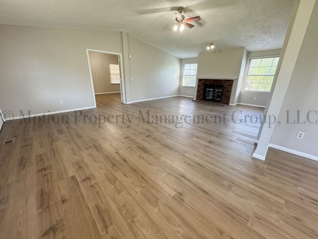 Building Photo - 21 Amy Ln