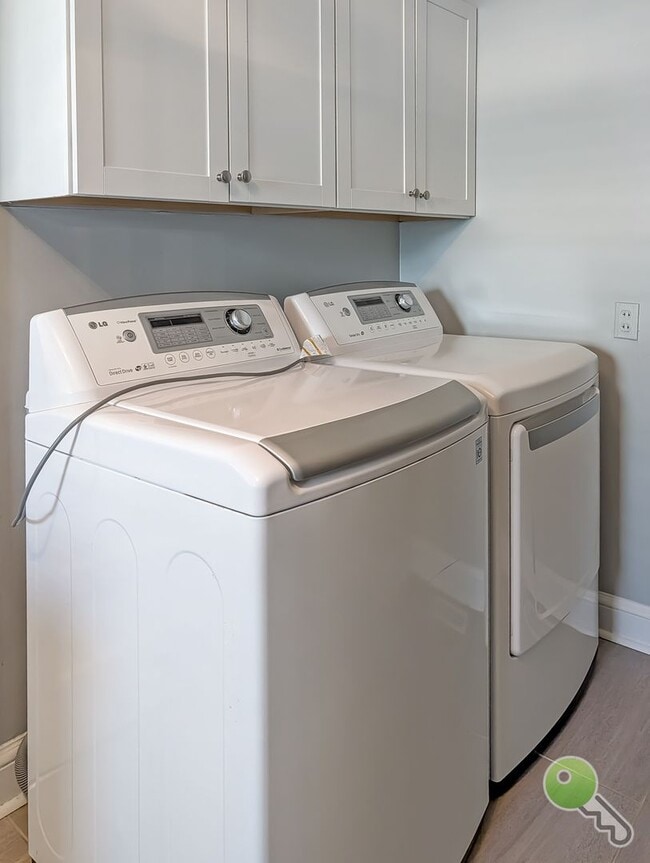 Building Photo - Charming Updated 2BR Home Near Downtown Greenville