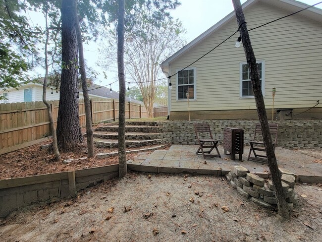 Building Photo - 3 bedroom house for rent in NE Tallahassee...