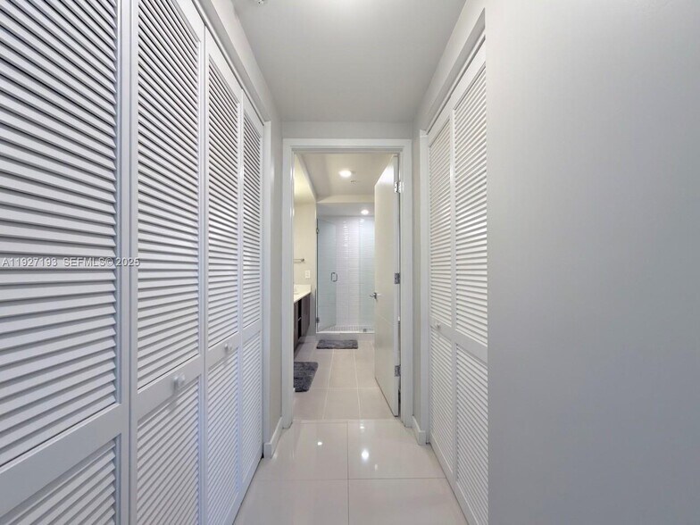 Building Photo - 7751 NW 107th Ave