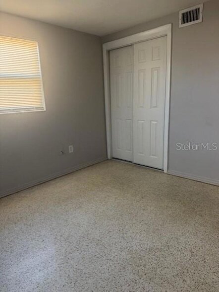 Building Photo - 3741 Kingsbury Dr