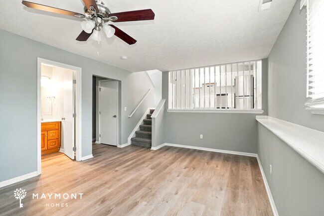 Building Photo - Spacious Grove City Home with 2-Car Garage