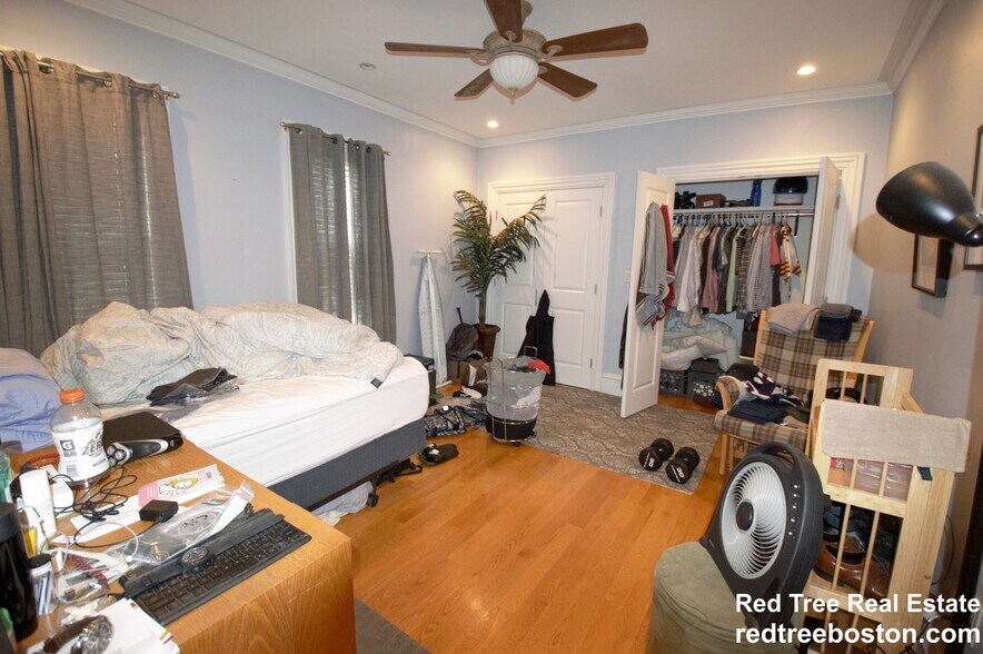 Building Photo - 55 Hobart St