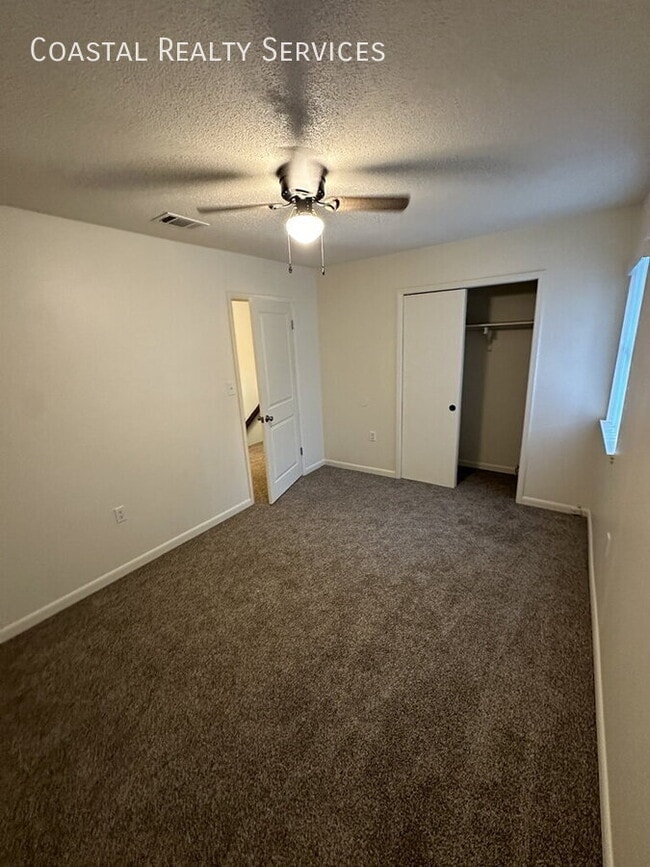 Building Photo - 122 Scottwood Dr SE