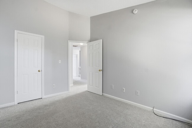 Building Photo - 55 Treasure Key