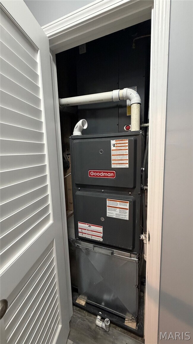 Building Photo - 2035 Allen Ave