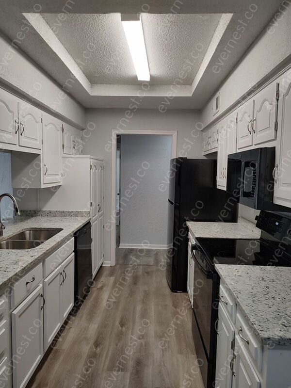 Building Photo - 2836 S Ann Ave