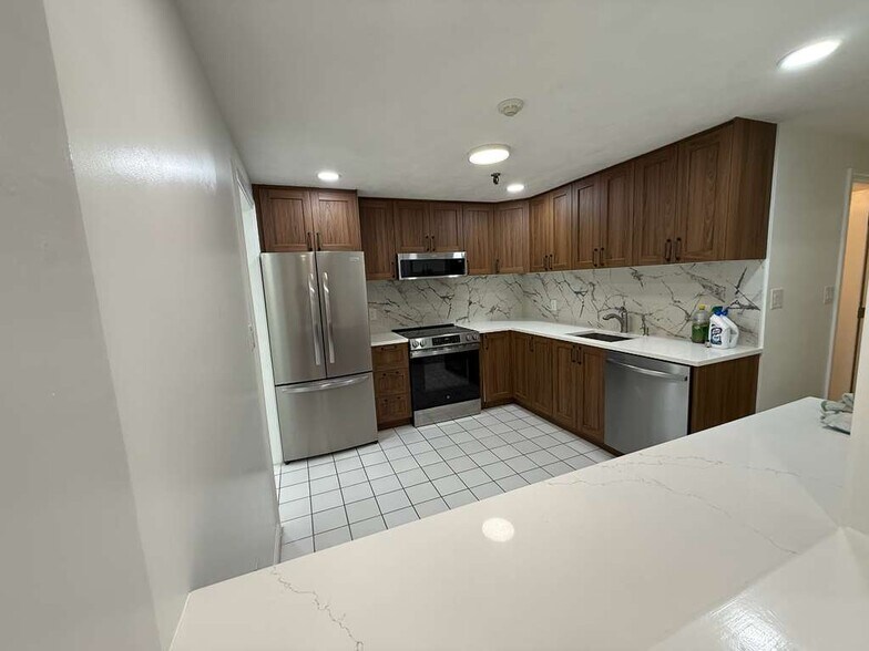 Primary Photo - 15 Spencer Rd