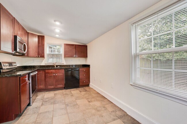 Building Photo - A GEM IN RIVERDALE HEIGHTS!