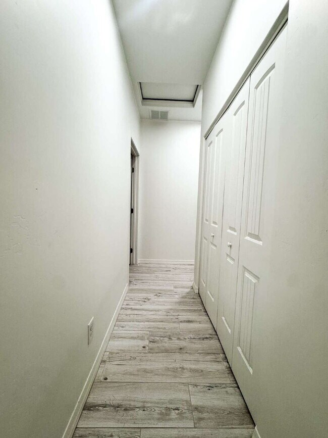 Building Photo - "Spacious 4-Bedroom, 2-Bathroom home in Prime Yuma!"