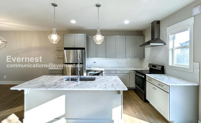 Building Photo - 220 Croleywood Ln