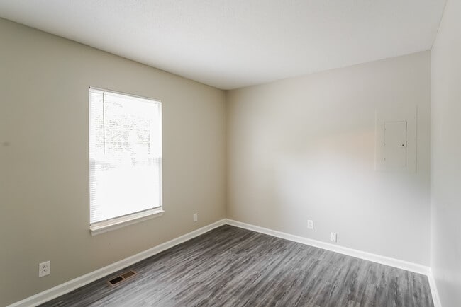 Building Photo - 67 Grassmire Dr
