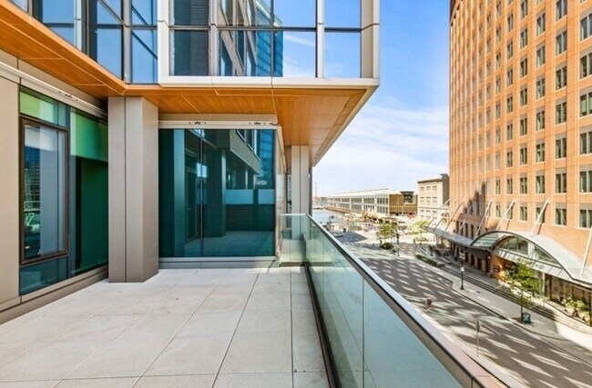 Building Photo - 135 Seaport Blvd