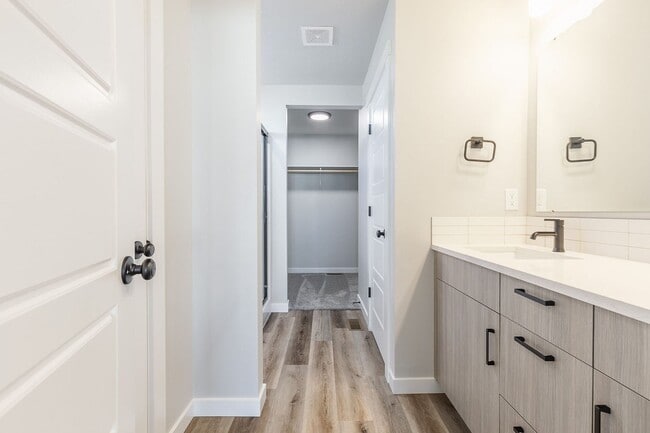 Building Photo - New 4 Bed 2.5 Bath House in Star