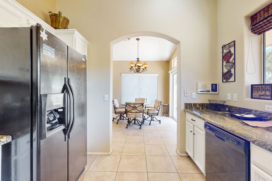 Building Photo - 9145 W Chino Dr