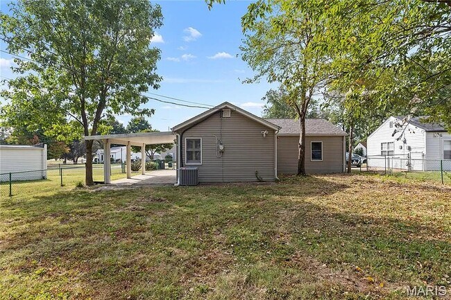 Building Photo - 43 St Celeste Dr