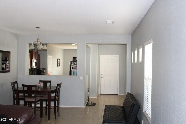 Building Photo - 399 E Goldmine Ct