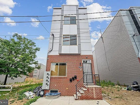 Building Photo - 2212 N Marshall St