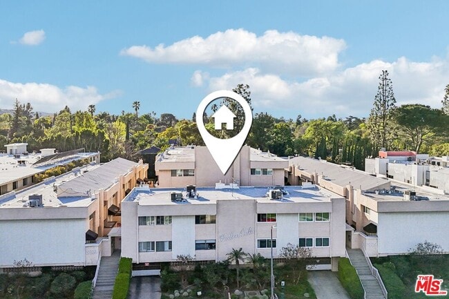 Building Photo - 5139 Balboa Blvd