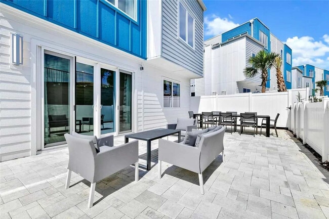 Building Photo - 7740 Sandy Ridge Dr