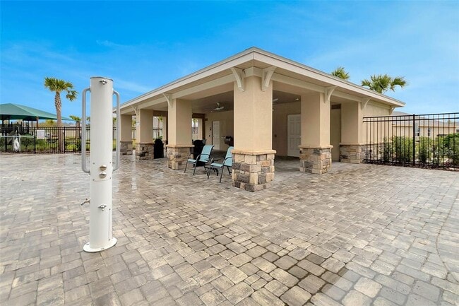 Building Photo - 2576 Penguin Blvd