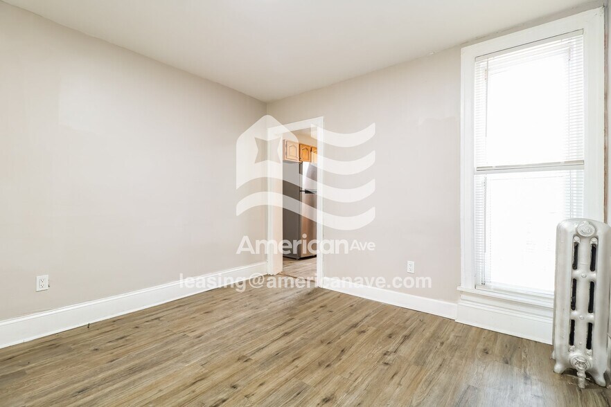 Building Photo - 5833 N Lambert St