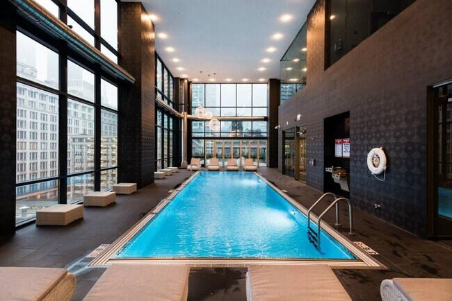 Building Photo - 75 E Lake St