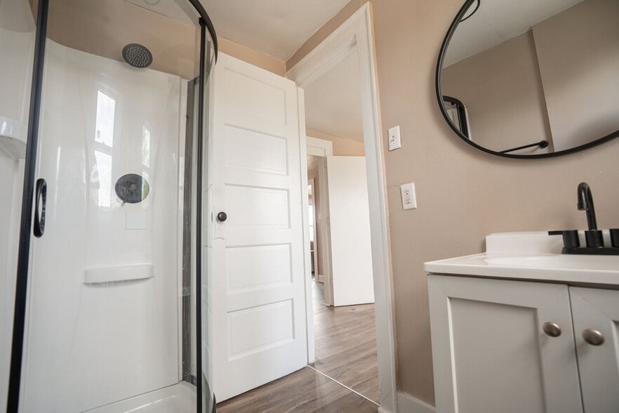 Building Photo - 1918 W Washington St