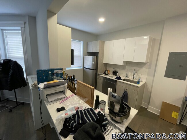 Building Photo - 108 Jersey St