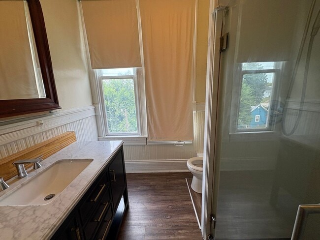 Building Photo - 871 Mulberry St