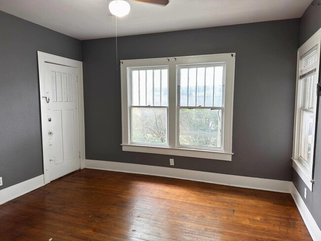 Building Photo - 1705 Pearl Ave