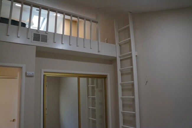 Primary Photo - Lovely spacious home, dual levels, Cuperti...