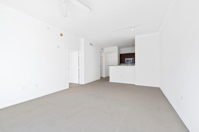 Building Photo - 2401 NE 65th St