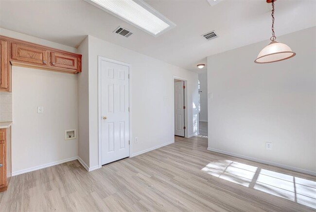 Building Photo - 16605 Fowler Mill Cove