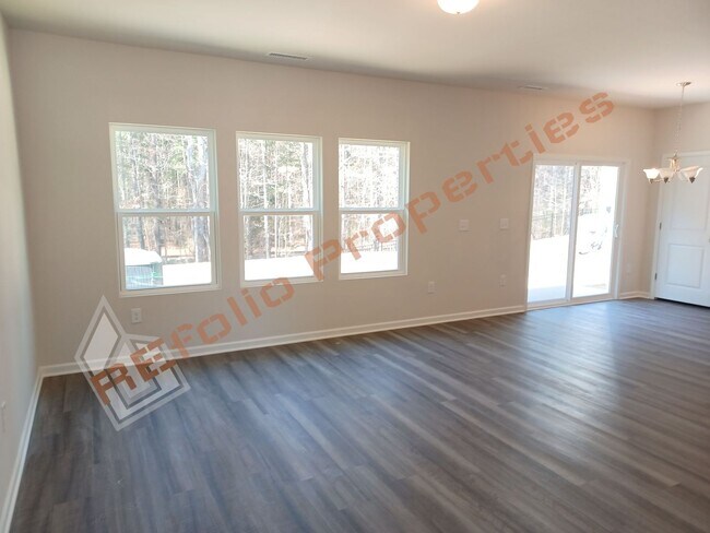 Building Photo - Wonderful 3 Bedroom 2-Car Garage House wit...
