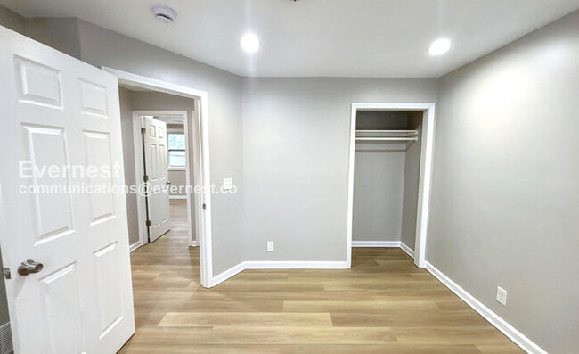 Building Photo - 2430 Steele Ave