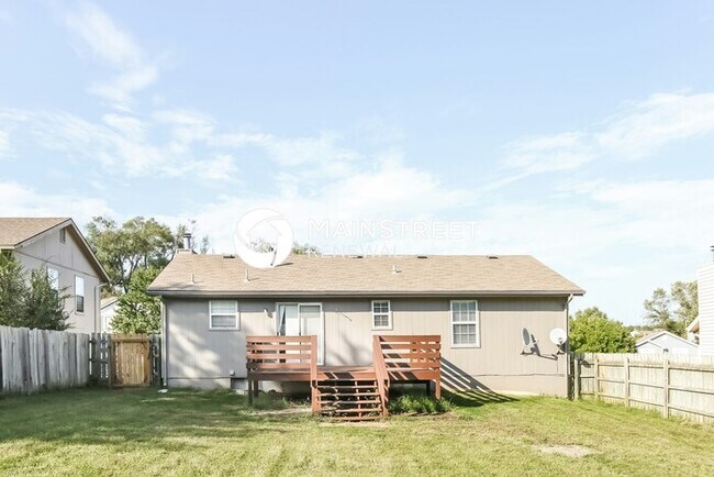 Building Photo - 3 Bedroom Pet-Friendly Home in Kansas City...