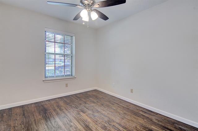 Building Photo - 2501 Glenhaven Dr