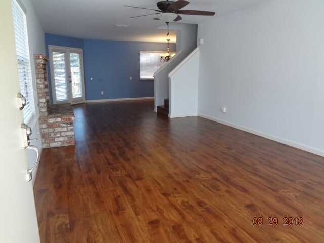 Building Photo - Beautiful 3 bedroom 2 1/2 bath Town-House Coming Soon!