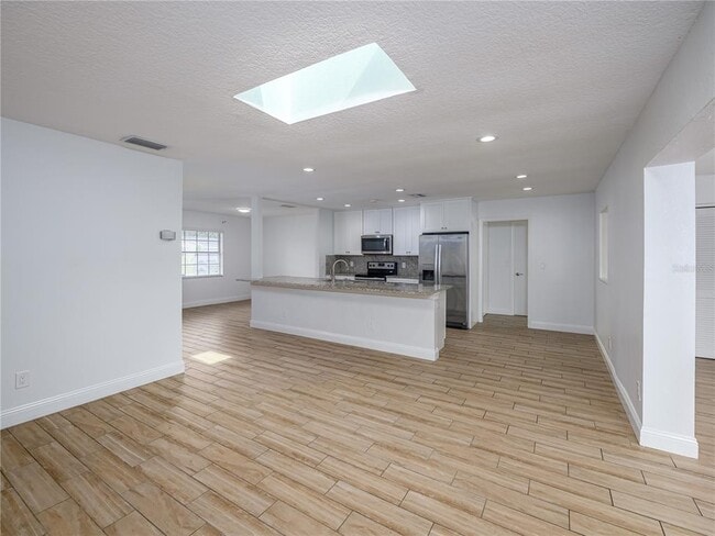 Building Photo - 14605 Brentwood Ln