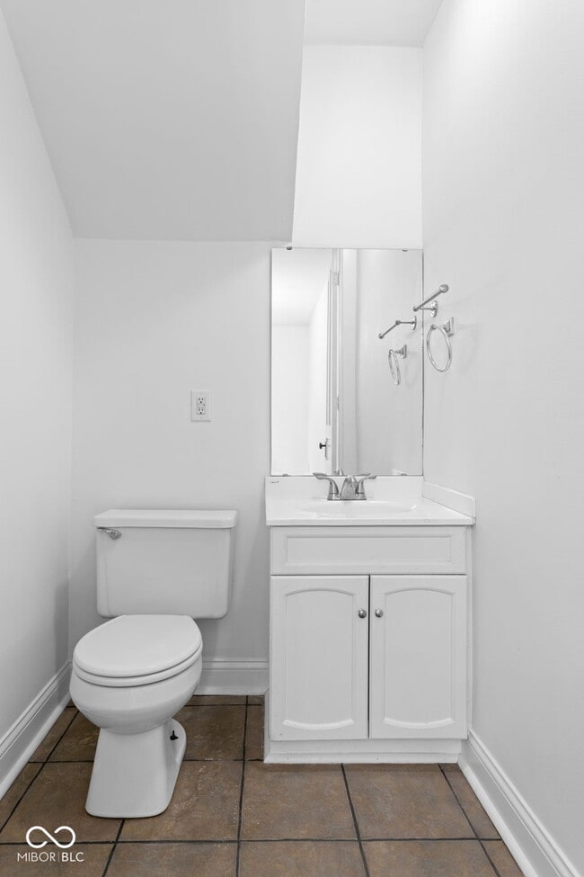 Building Photo - 1448 N Illinois St