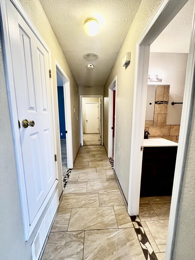 Building Photo - 12266 Amstater Cir