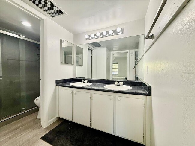 Building Photo - 2507 N Alafaya Trail