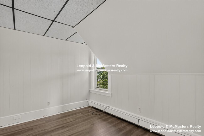 Building Photo - 139 Greenwood St