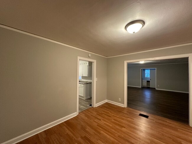 Building Photo - Spacious home
