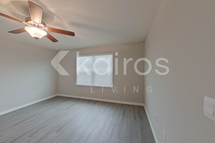 Building Photo - 8710 SW 44th Ct