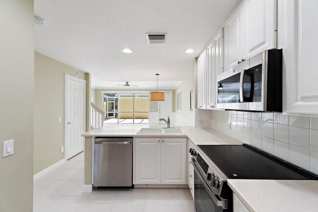 Building Photo - 4526 Illicium Dr