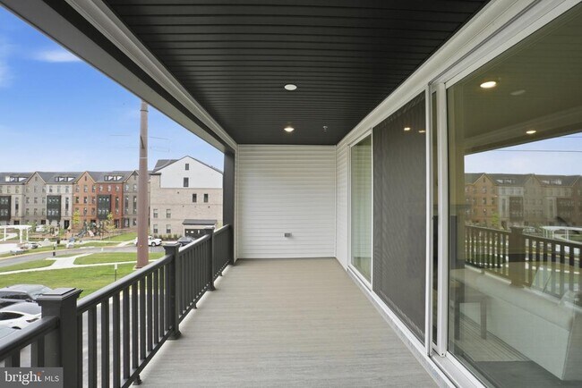 Building Photo - 4835 Bauhaus Sq